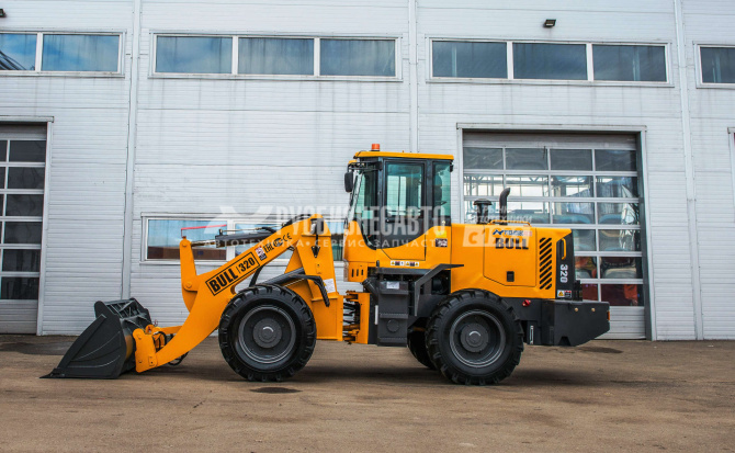 Купить Погрузчик фронтальный одноковшовый Bull SL320 в компании Русбизнесавто - изображение 1
