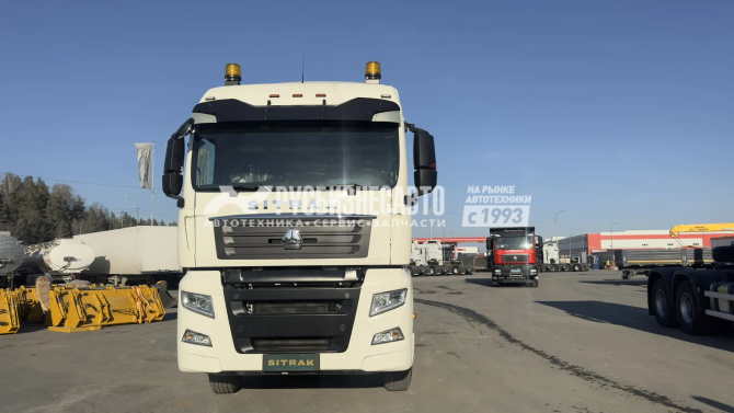 Купить Тягач SITRAK C7H 6x2 ( ZZ4256V363HE1 ) / без АДР и КОМ / Tag (задняя подъем.ось) в компании Русбизнесавто - изображение 1