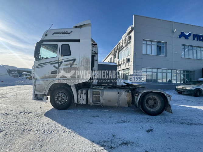 Купить Седельный тягач FAW J7 4х2 б/у (2024 г.в. 165 565 км.)(2499) в компании Русбизнесавто - изображение 4