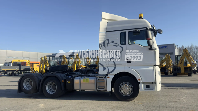 Купить Тягач SITRAK C7H 6x2 ( ZZ4256V363HE1 ) / без АДР и КОМ / Tag (задняя подъем.ось) в компании Русбизнесавто - изображение 4